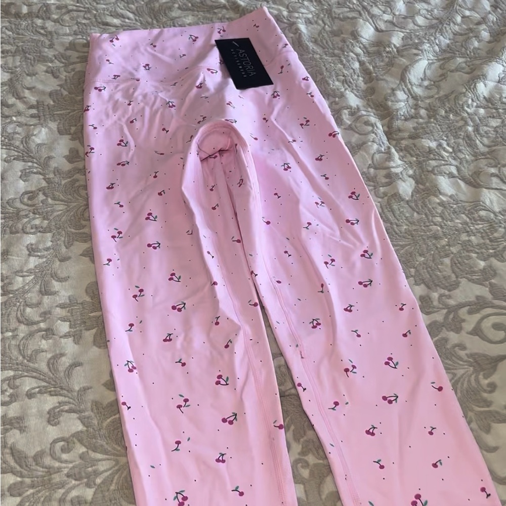Cherry cheeky legging